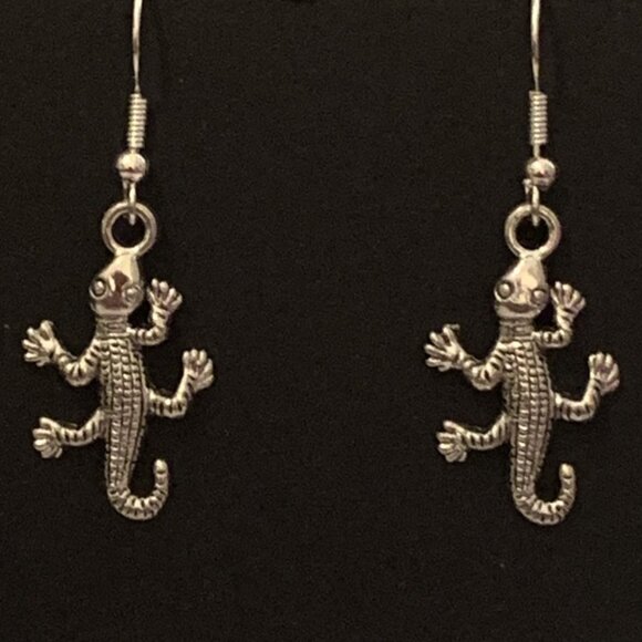 Alligator Earring, Lizard Earring, Gator Earring, Amphibian Earring, Gift Idea - Picture 1 of 6
